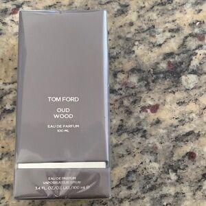 Tom Ford Oud Wood Eau de Parfum - Silver and Gray